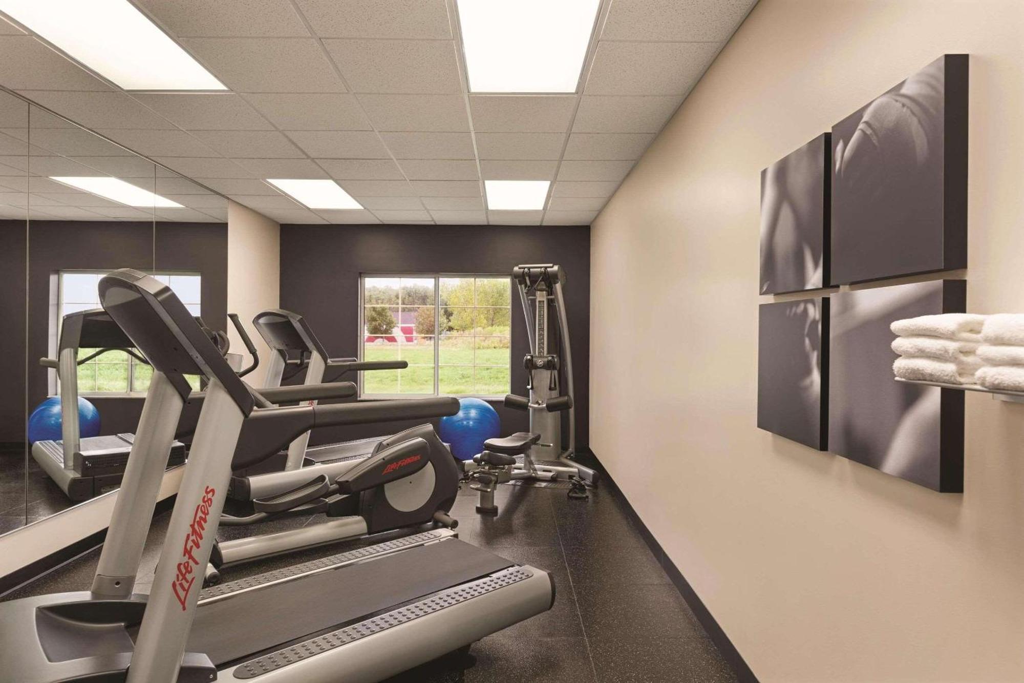 Country Inn & Suites By Radisson, Willmar, Mn Εξωτερικό φωτογραφία