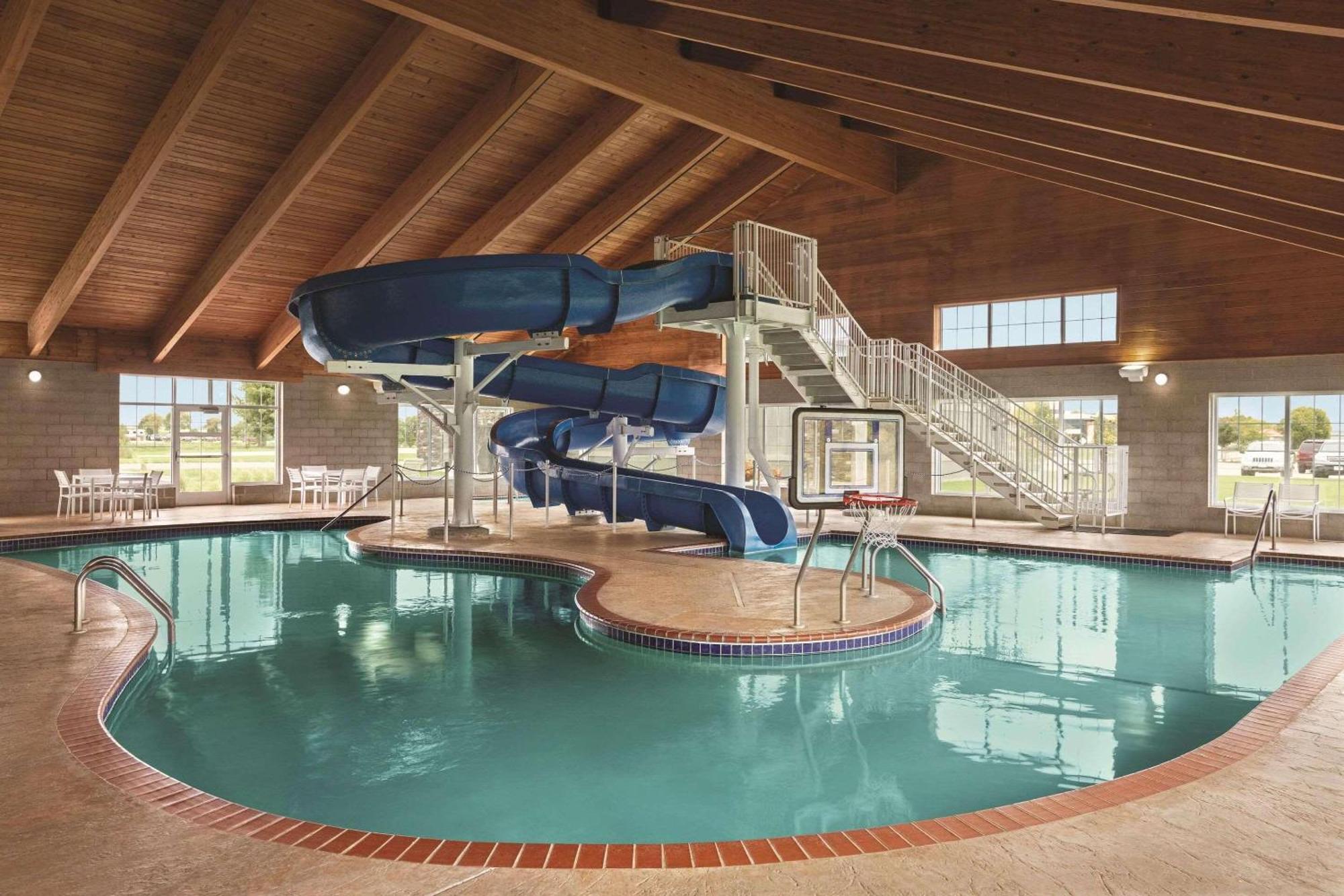 Country Inn & Suites By Radisson, Willmar, Mn Εξωτερικό φωτογραφία