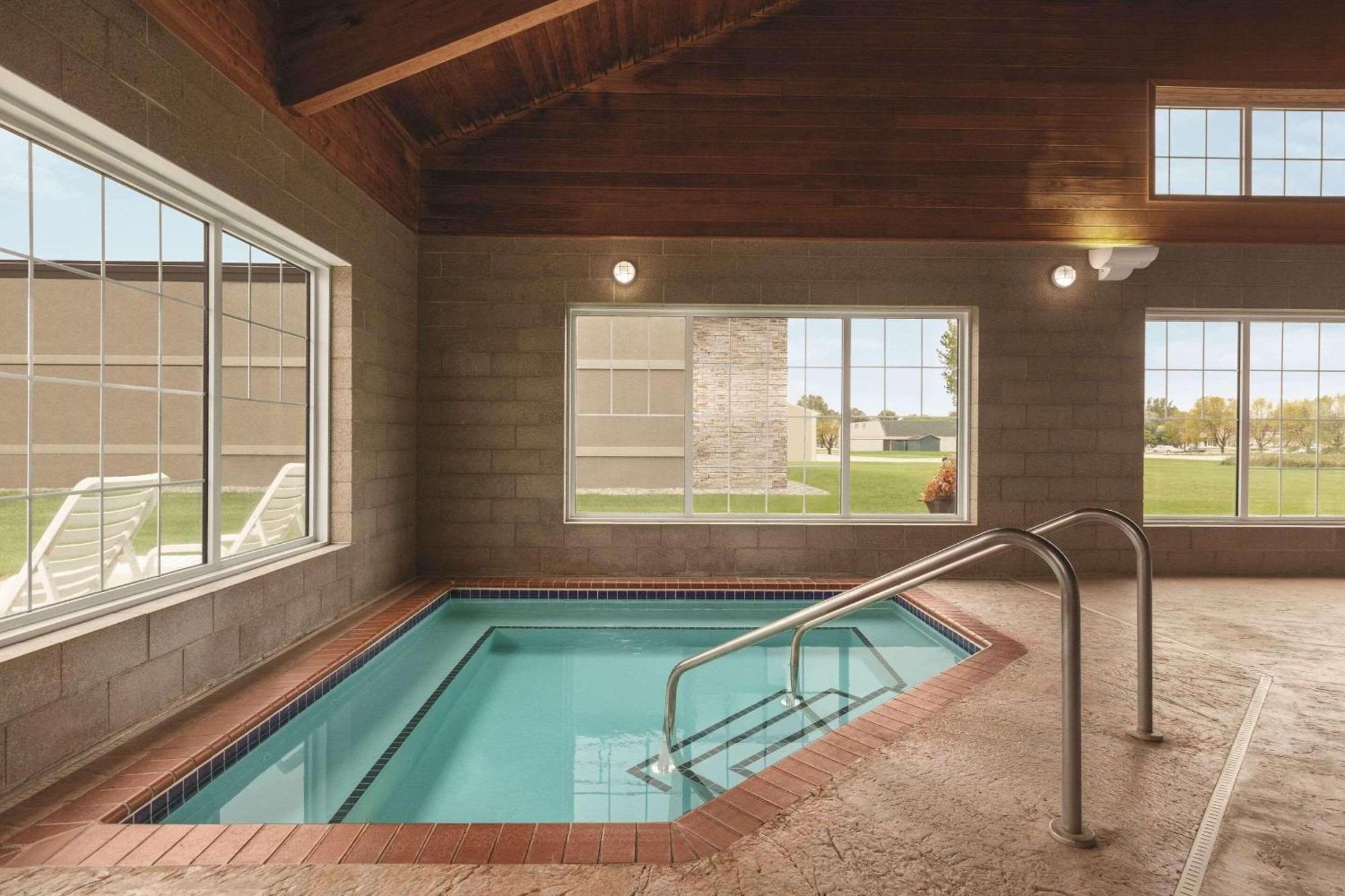 Country Inn & Suites By Radisson, Willmar, Mn Εξωτερικό φωτογραφία